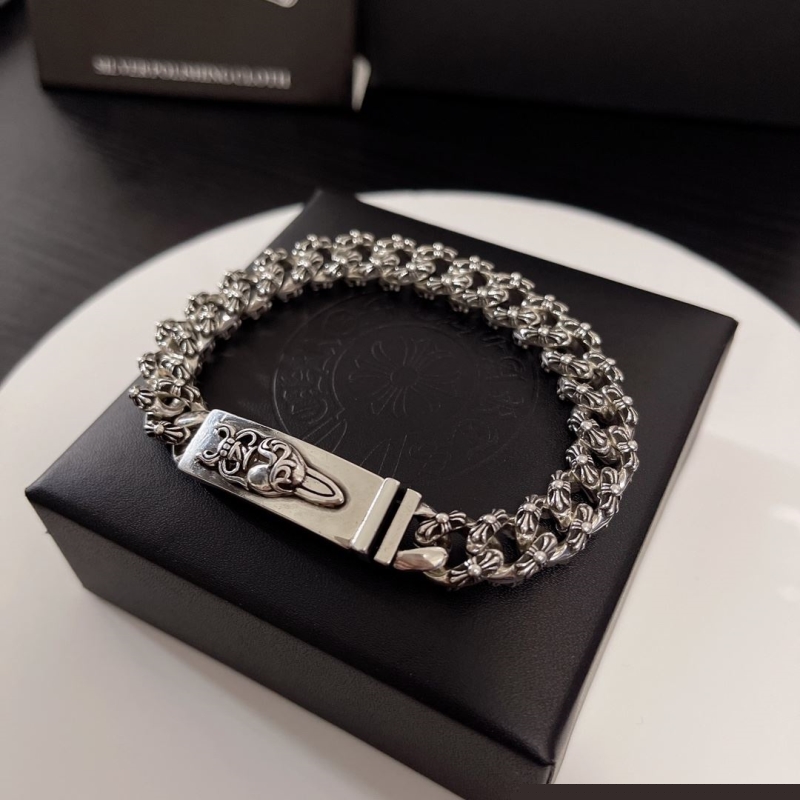 Ch**me He**ts bracelets